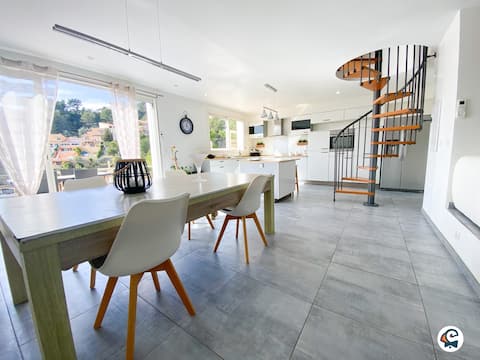 BEAUTIFUL POOL VILLA NEAR NICE
