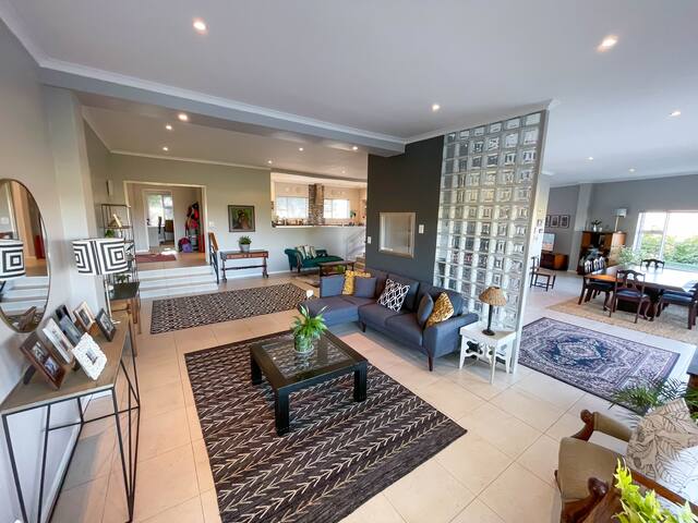 Very Spacious, Modern 3 Bedroom House in Eversdal gallery image 5