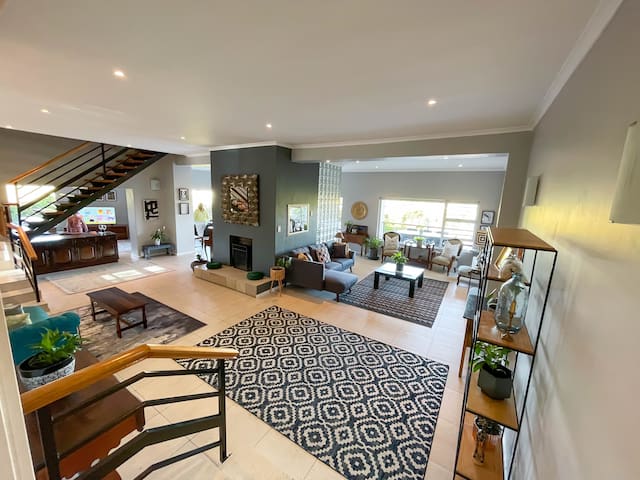 Very Spacious, Modern 3 Bedroom House in Eversdal