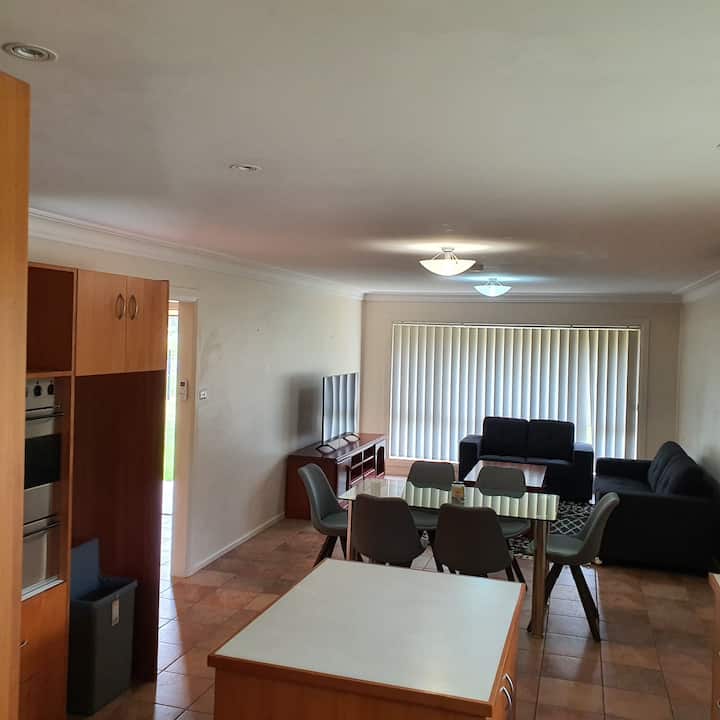 2 Bedroom apartment at central location Houses for Rent in Griffith, New South Wales