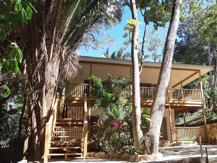 4U SUNSEEKER HOUSE West End, Roatan,Walk to beach Houses for Rent in West End, Bay Islands