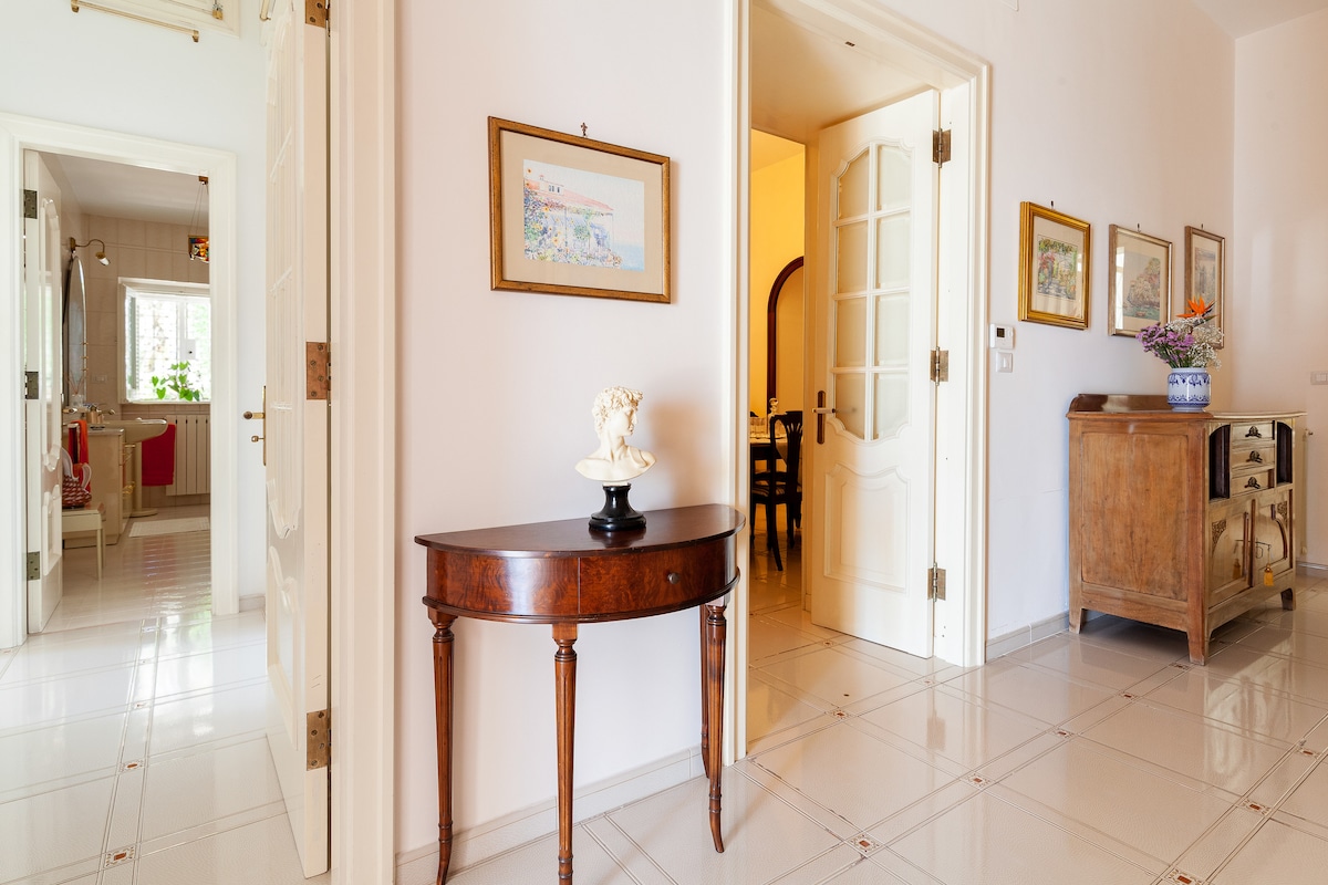 Popular Airbnb listing: RavelloSea Villa w/Private Pool-Jacuzzi-Staff 24/7 in Ravello