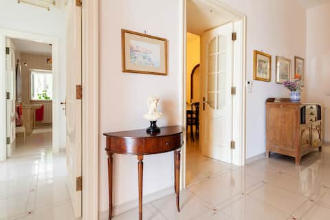 Popular Airbnb listing: Private Pool & Jacuzzi & Staff 24/7 Villa Don G in Ravello