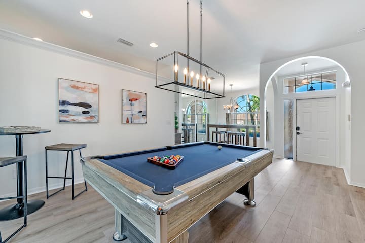Luxury Pool Home, King Bed W/game Rm Close To All - Naples, FL