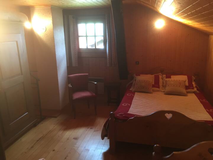 Dormitorio 1 (cama doble + 1 cama individual)