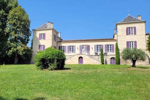 Château Le Luc Regula, in the heart of the vineyards, Gironde