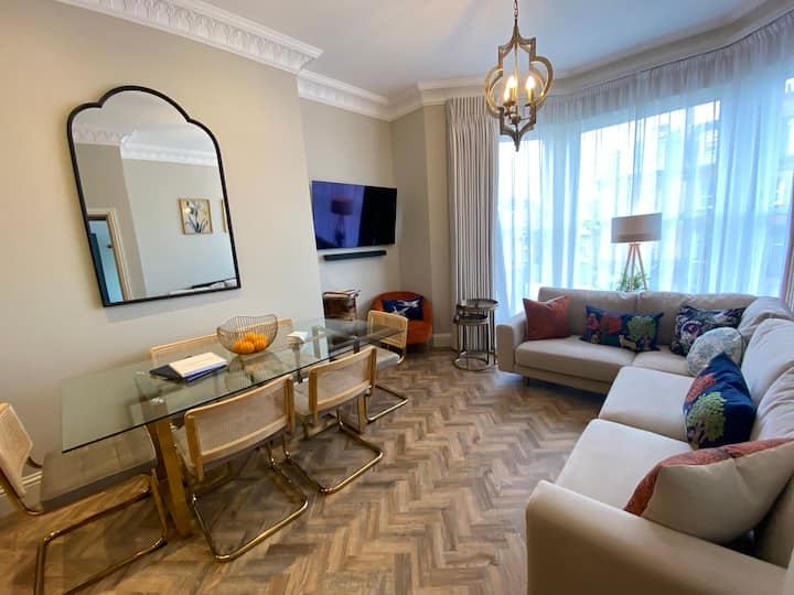 Superb 3-bedroom Apartment In Scarborough - Scarborough