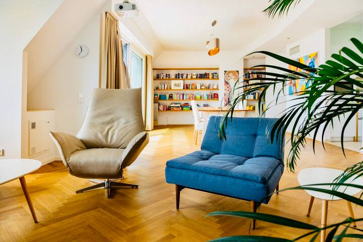 Huge luxury top floor loft with 360° roof terrace gallery image 2