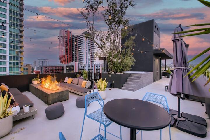 Penthouse with Private Rooftop! Hot Tub, Fire pit gallery image 2