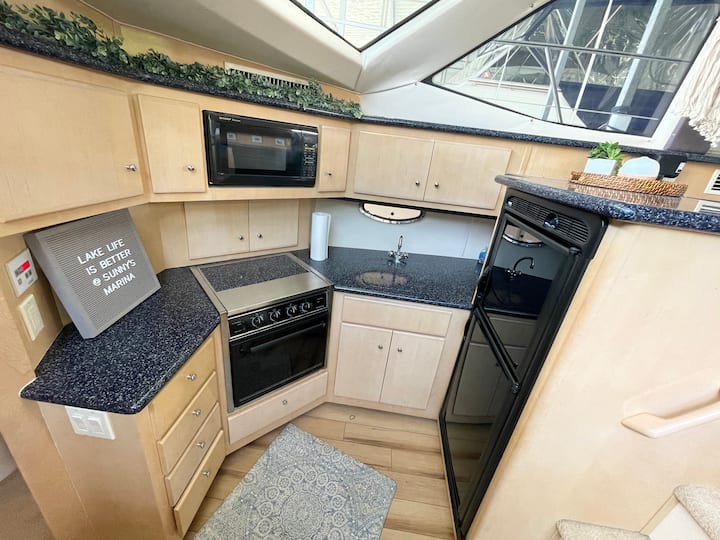 4 Best Houseboat Rentals On Lake of the Ozarks, USA Updated 2024