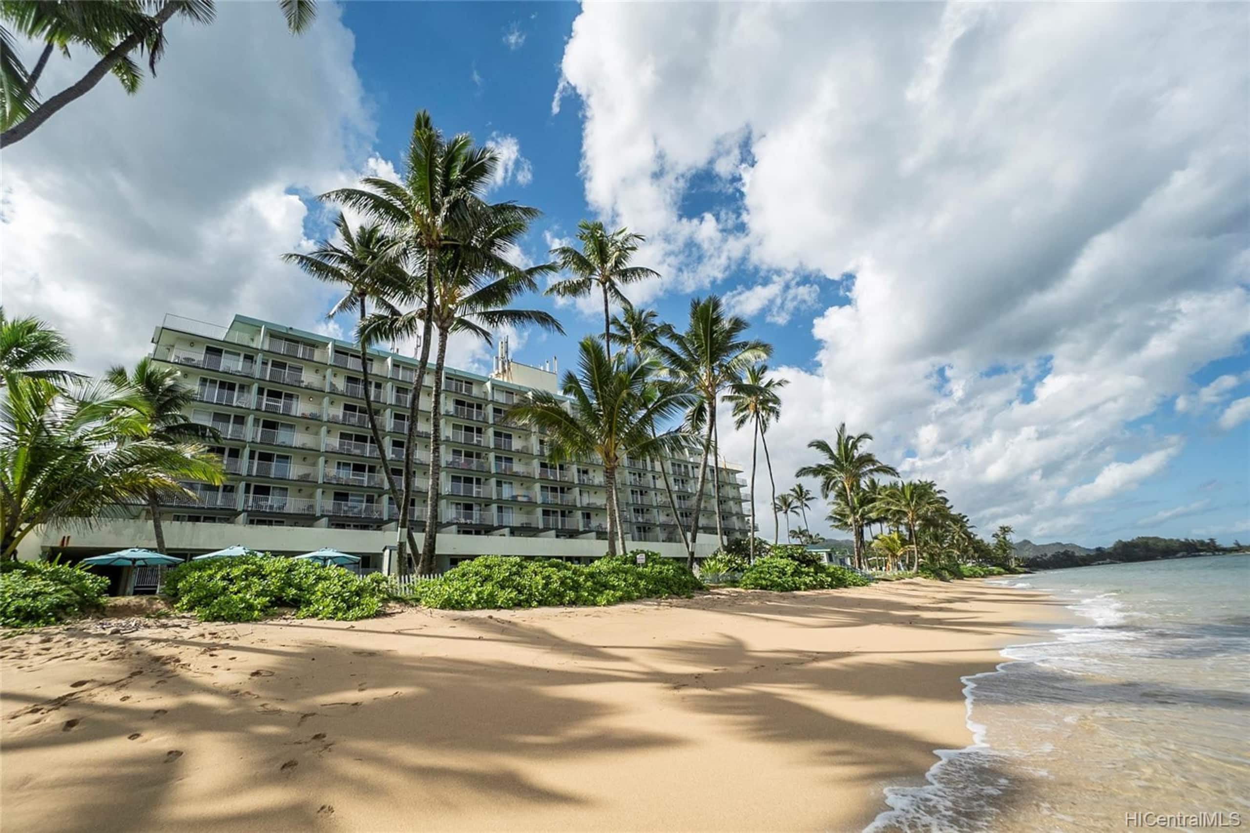 Condo in Hauula · ★4.8 · 1 bedroom · 2 beds · 1 private bath - Image 30