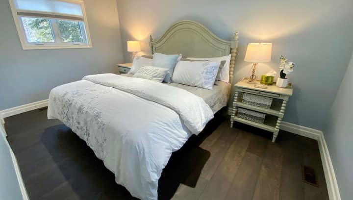 غرفة النوم رقم2 بسرير كينج