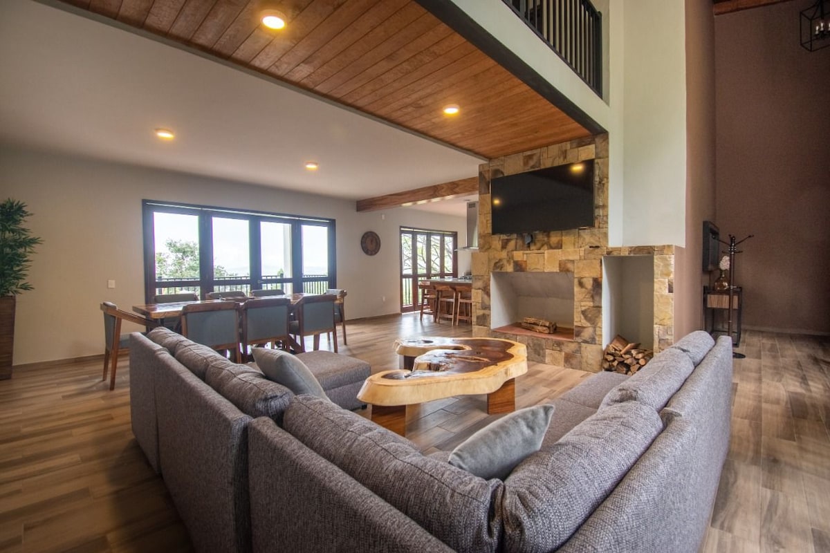 6BR Cabin in Tapalpa — 6 bedroom vacation rental in Tapalpa