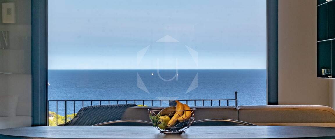 Amazing views, walkable to beach, modern gallery image 5