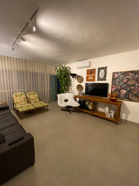 APARTMENT WITH SERVICE AT 20M FROM THE BEACH