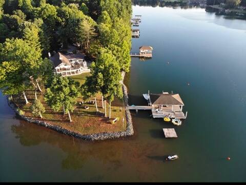 Nanny's Point on Smith Mountain Lake