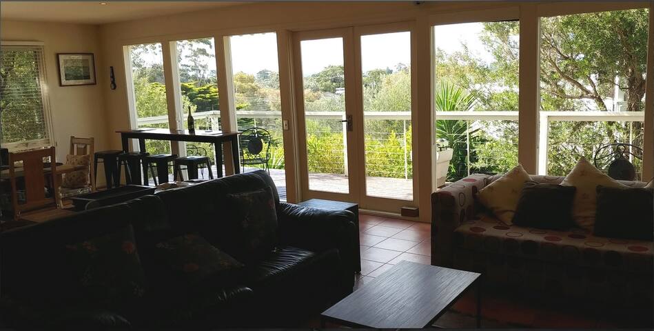 Rye Coastal Views Retreat – Relaxed Holiday Living gallery image 3