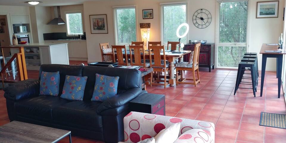 Rye Coastal Views Retreat – Relaxed Holiday Living gallery image 2