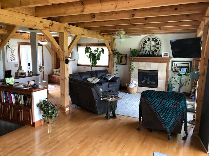 Waterfront Retreat + Kayaks, Canoe, & Water Access - Green Bay
