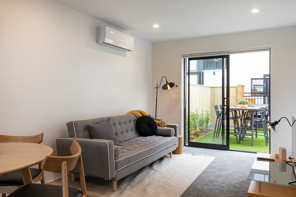 Top performing Airbnb: Luxury Apartment Christchurch Central in Christchurch Centre
