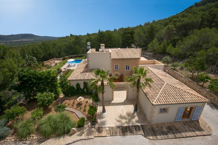 NEU: Finca mit Pool und atemberaubender View gallery image 2