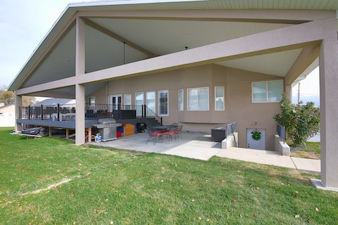 Mountain View! 7BR 4 BA, pets, spa, HUGE deck! LUX
