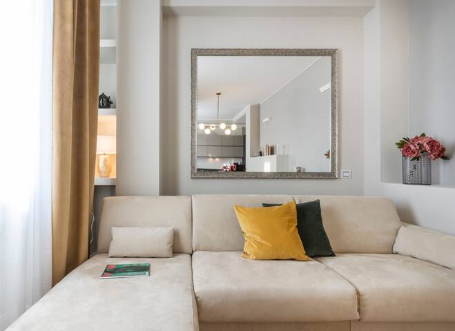 7° Floor Luxury Apartment Duomo View – 5 Guests gallery image 5