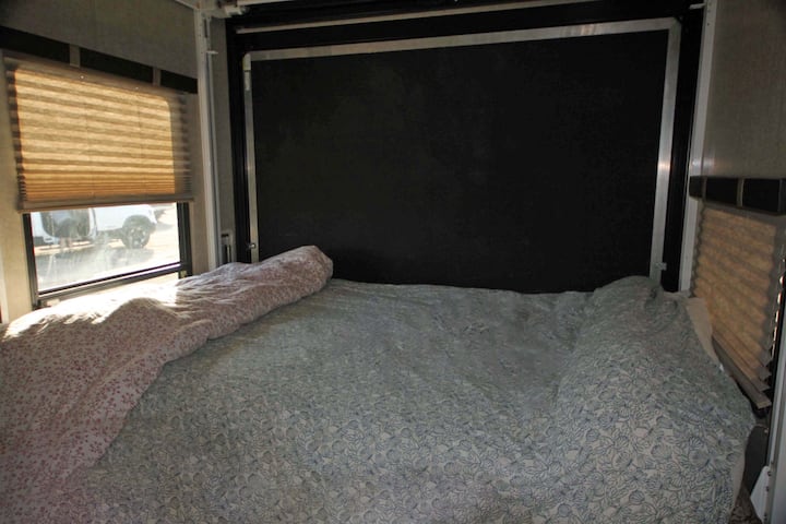 Second Bedroom with queen-size bed