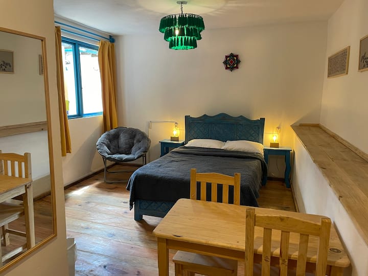 Música Comfortable room with private bathroom. Houses for Rent in