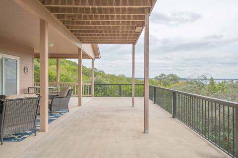 Lakeview getaway perfect for reunions