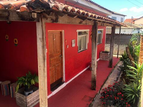 Elisângela's house, Garage included, 500m from the center