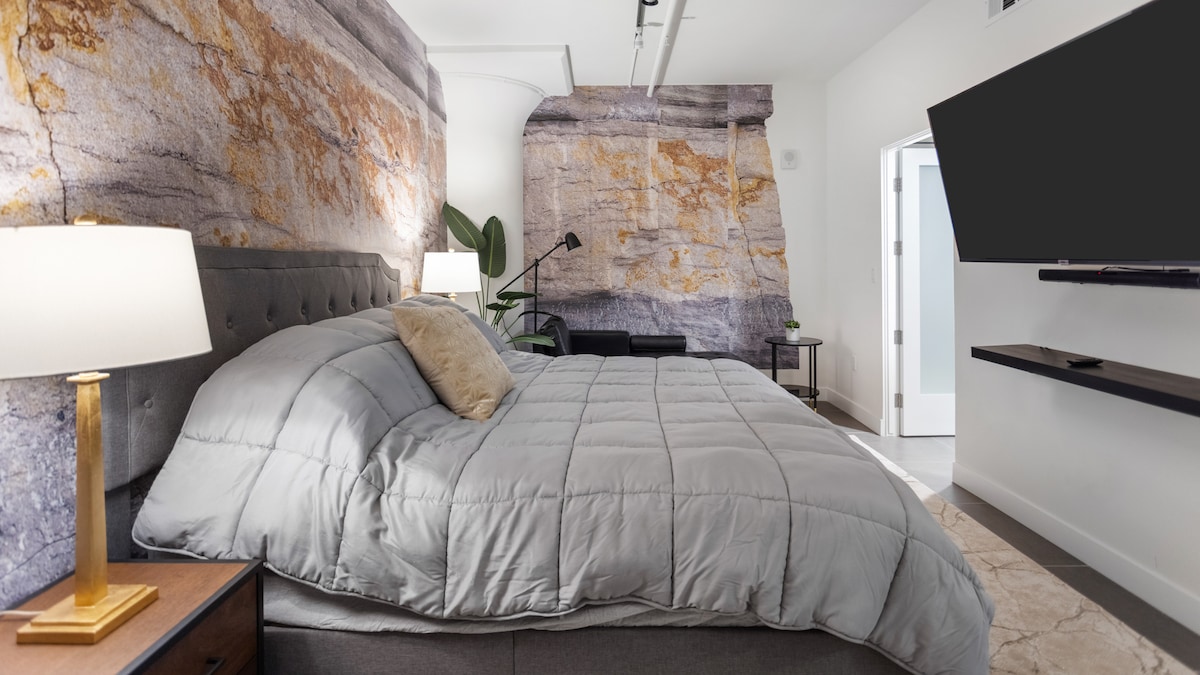 Спална соба и телевизор