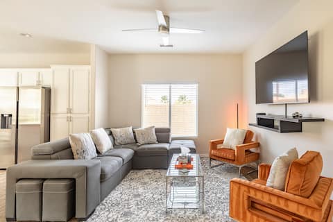 Top Airbnb: Beautiful Desert Retreat - Salt Water Pool & Spa in Desert Hot Springs