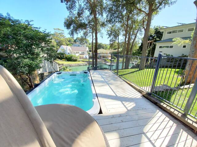 Holiday on the Waterfront. Swim, Kayak, Boat, Fish gallery image 3