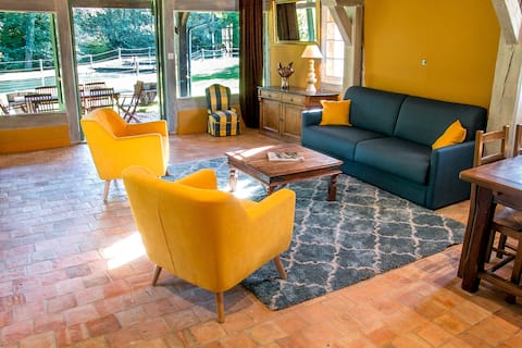 Popular Airbnb listing: Chic Normandy countryside with tennis in Eure