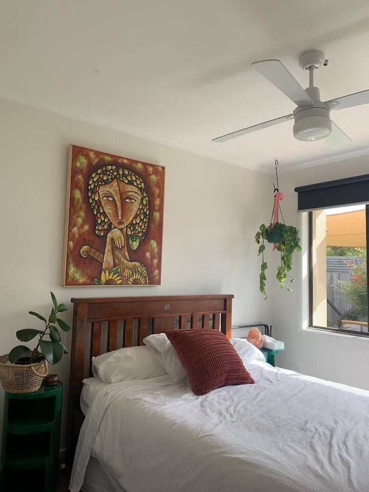 Spavaća soba 2 - bračni krevet (širine 150-179 cm)