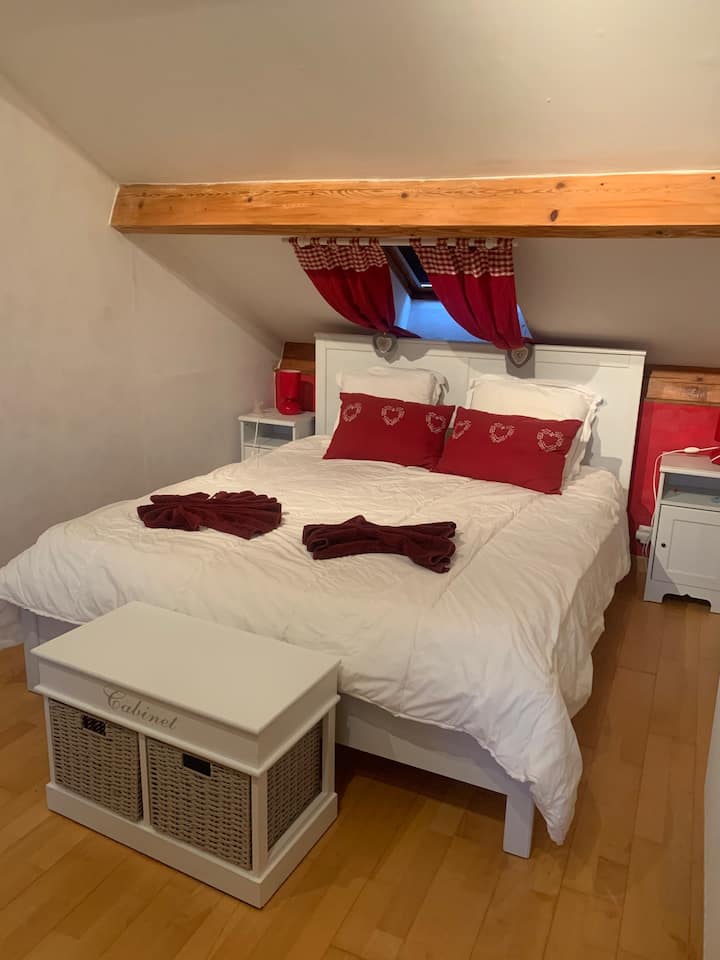 Chumba cha kulala cha "chalet" juu ya ghorofa 