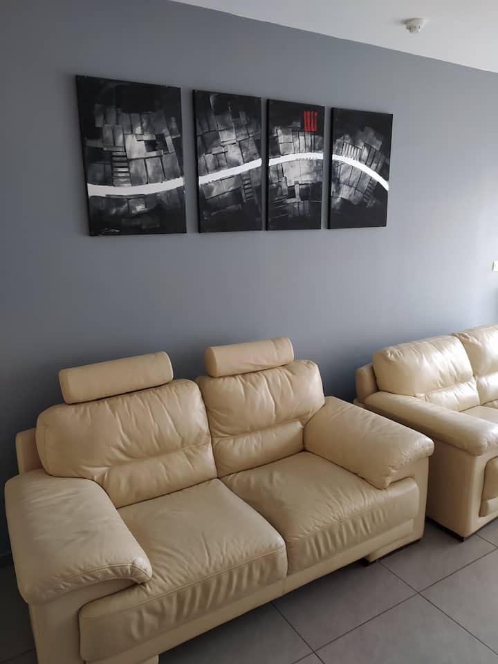 Bel Appartement Avec Parking Privé + Internet - Asse