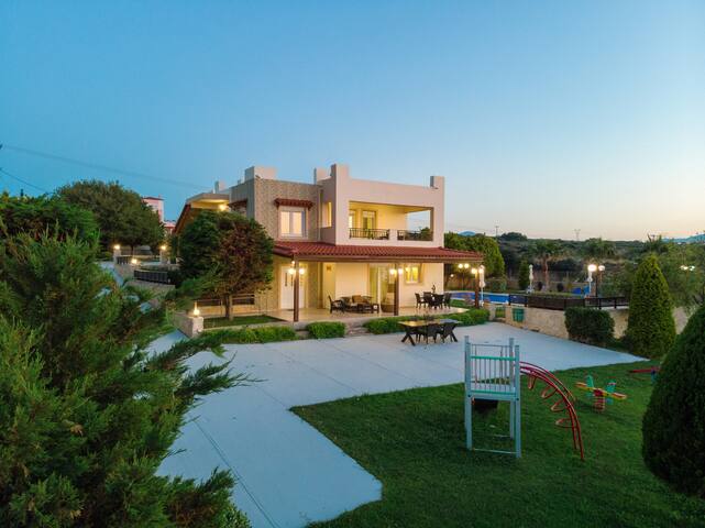 Knossos Estate, Villa Pasifai, luxury and privacy gallery image 5