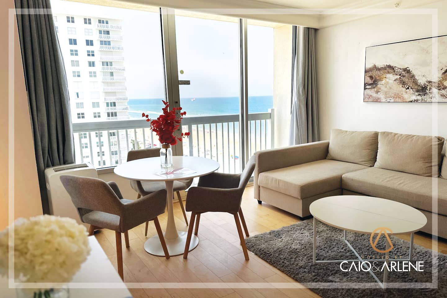 STUNNING OCEANVIEW, Beachfront, internet 70" TV