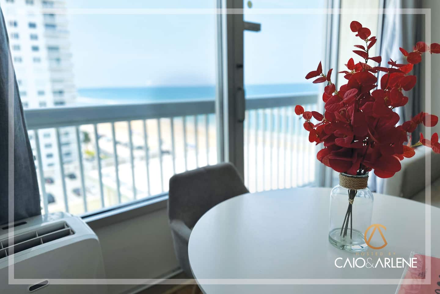 STUNNING OCEANVIEW, Beachfront, internet 70" TV