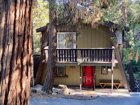 Mid-Century Luxury Mountain Getaway w/ Central AC!