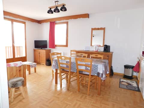 Propriété Airbnb réussie: Apartment for 6 people in a residence with pool à Puy Saint Vincent