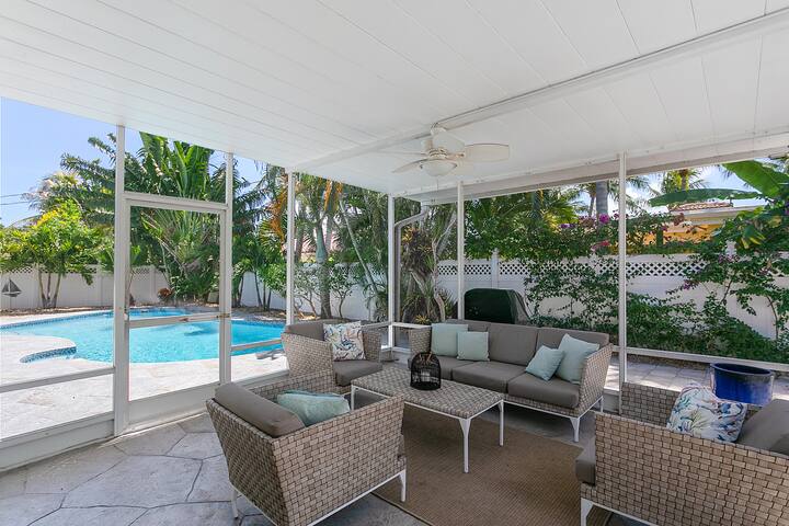 Coastal Style Pool House near the Beach gallery image 3