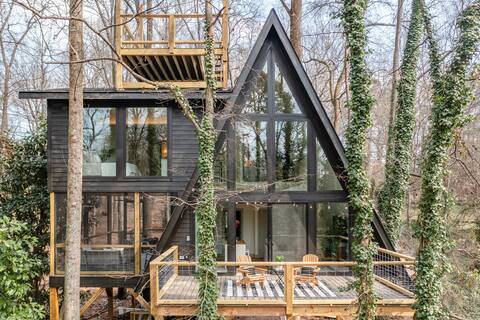 Cozy Treehouse