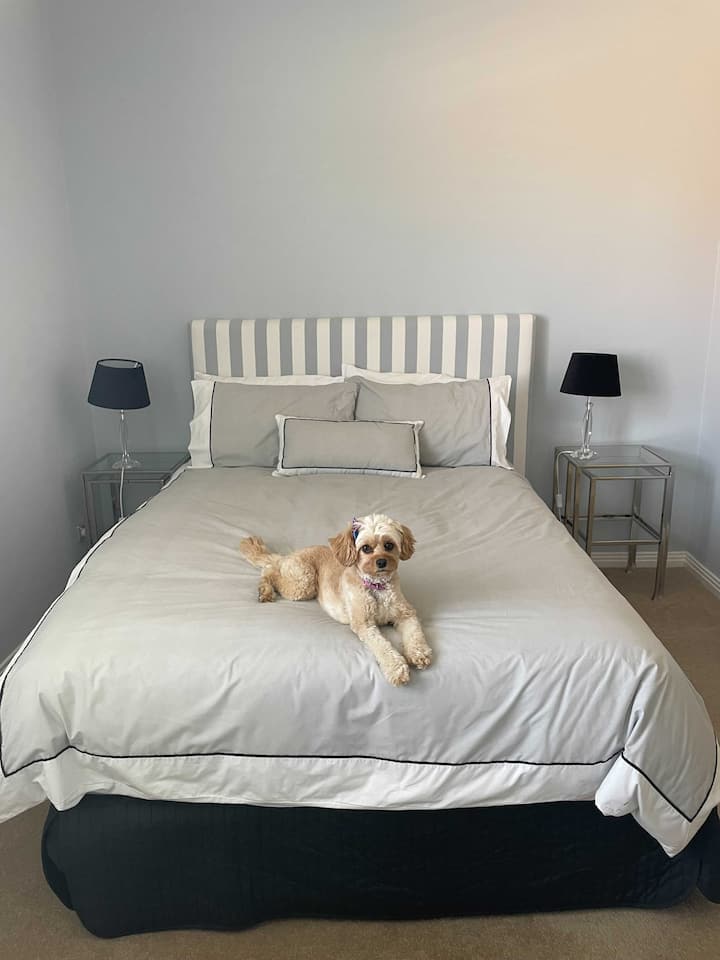 Втора спалня със самостоятелна баня (двойно легло)