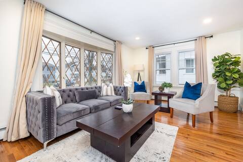 Gorgeous 3BR 9 mins to Hartford w/ Parking & Wi-Fi