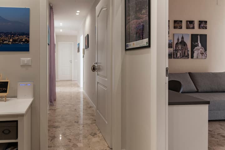 Dawati la makaribisho na picha zetu za Sicily
