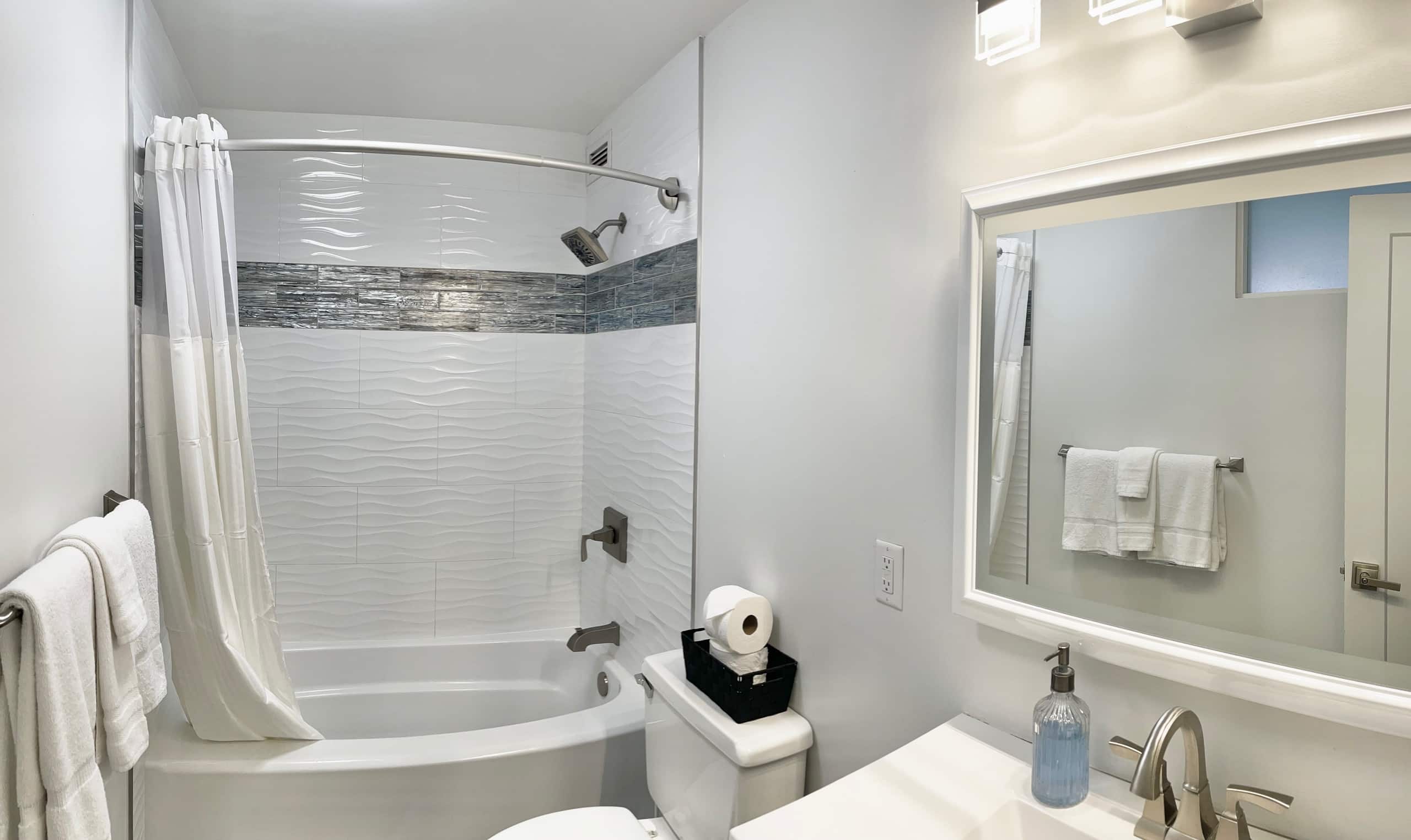 Condo in Kihei · ★4.93 · 1 bedroom · 2 beds · 1 bath - Image 24