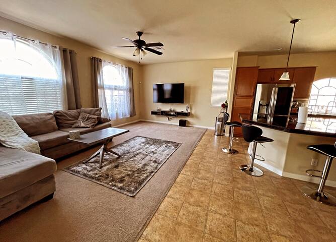 3 Stores Vacation Home With Free Parking